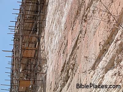 Temple Mount bulge close-up