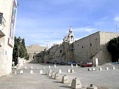 صور لمدينة بيت لحم Bethlehem_Church_of_Nativity_courtyard,_tb102603522