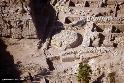 Megiddo-Early-Bronze-sacrificial-altar-aerial-tbs120360011-bibleplaces.jpg