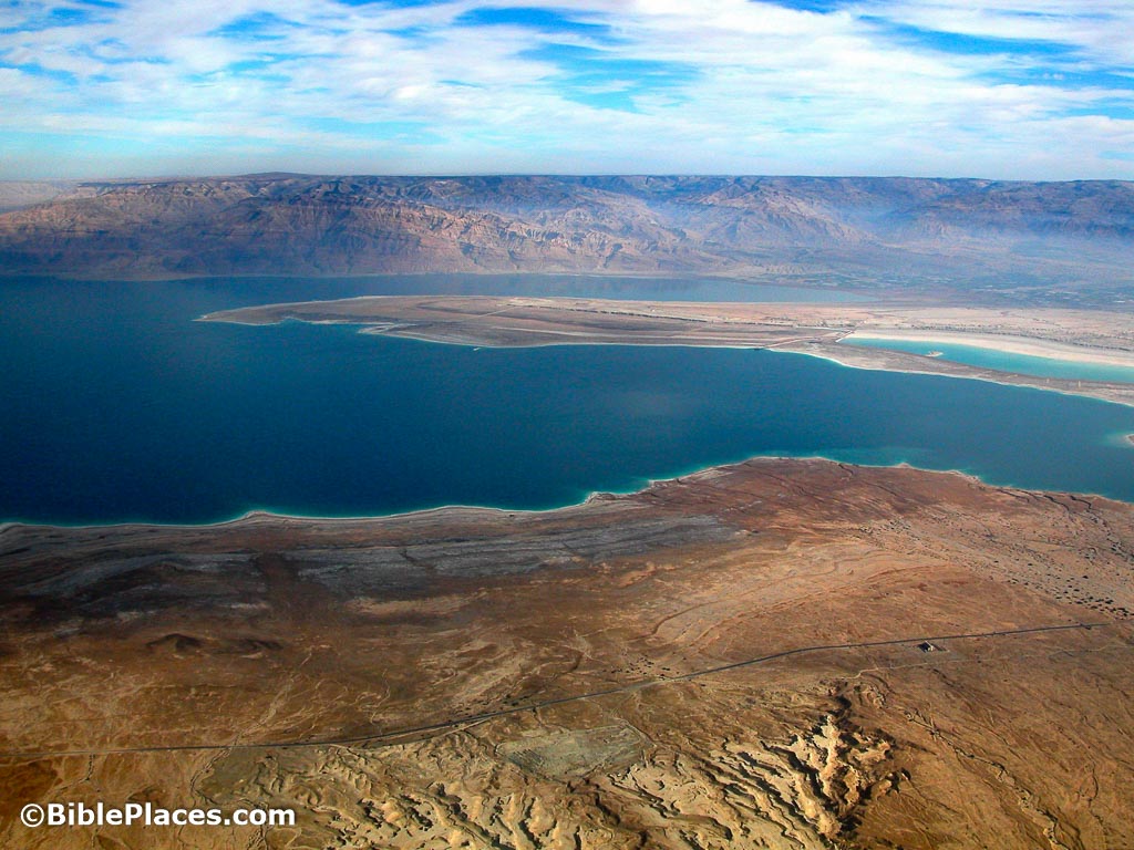 Dead Sea drying: A new low-point for Earth - BBC News